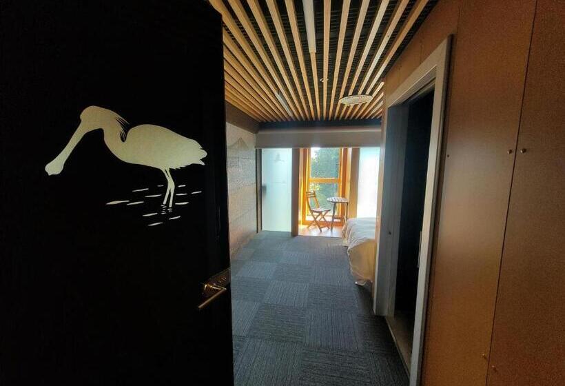 اتاق استاندارد برای معلولان, Urdaibai Bird Center