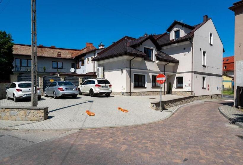 דירת חדר, Carp&bed Zator