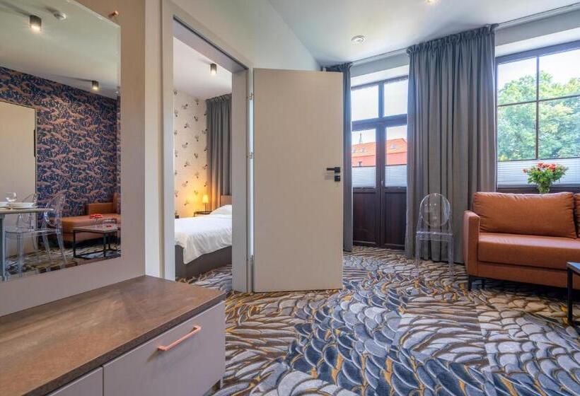 דירת חדר, Carp&bed Zator