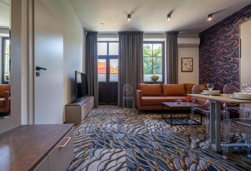 דירת חדר, Carp&bed Zator