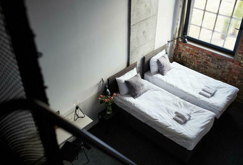 Семейный Номер, Cukrownia żnin