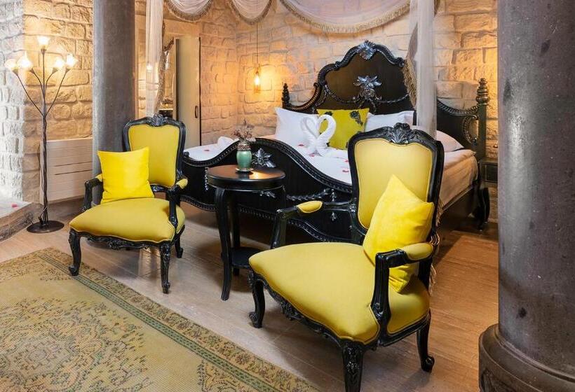 Люкс с Террасой, Elysion Cave Suites