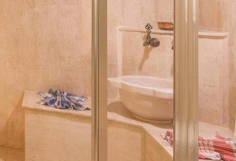 Люкс с гидромассажем, Elysion Cave Suites