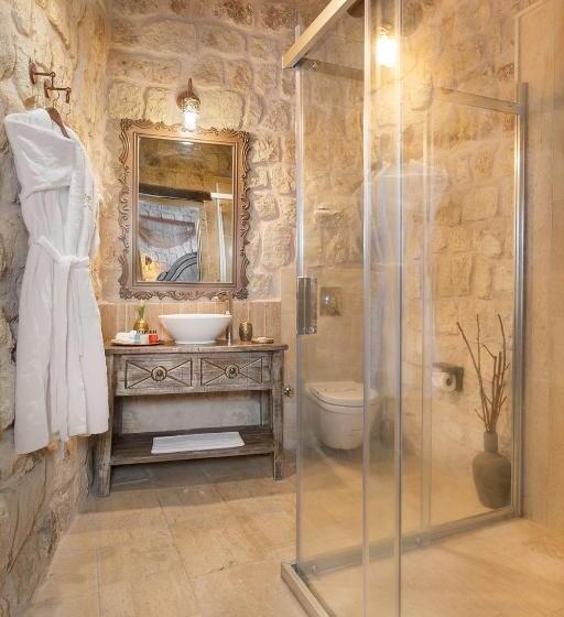Номер Deluxe с Балконом, Elysion Cave Suites
