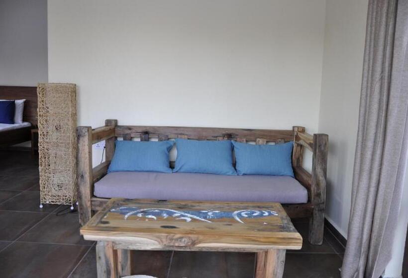 Люкс Вид на Бассейн, Paje Blu Boutique