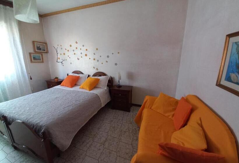 اتاق استاندارد با سرویس بهداشتی مشترک, Casa Guerrino