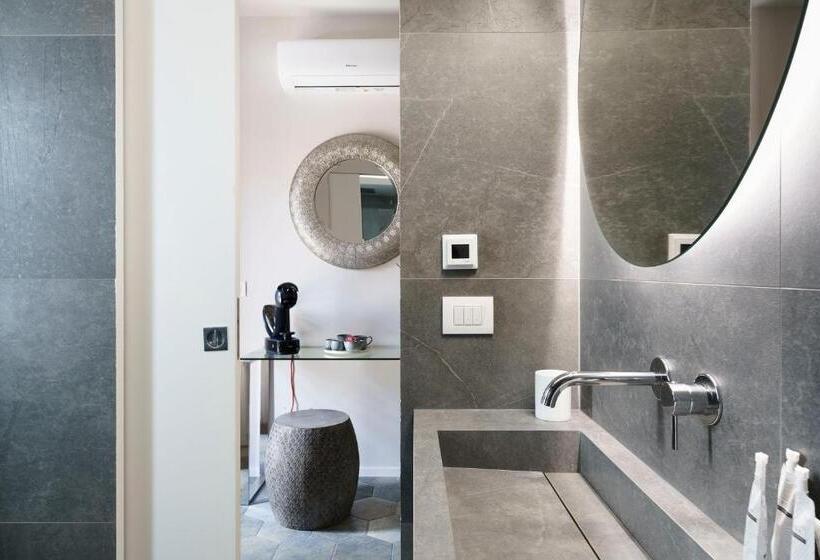 标准间内部标间, Cocciu D Amuri