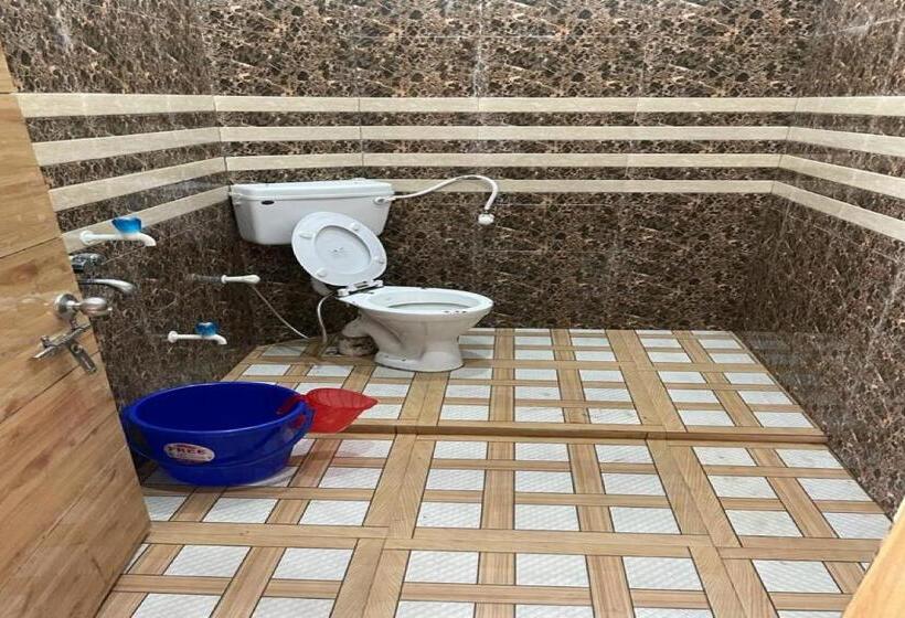 スタンダードルーム, O Vaikunth Radhika Farm