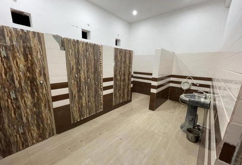 スタンダードルーム, O Vaikunth Radhika Farm