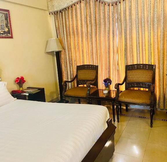 اتاق لوکس با تخت بزرگ, Swat Continental