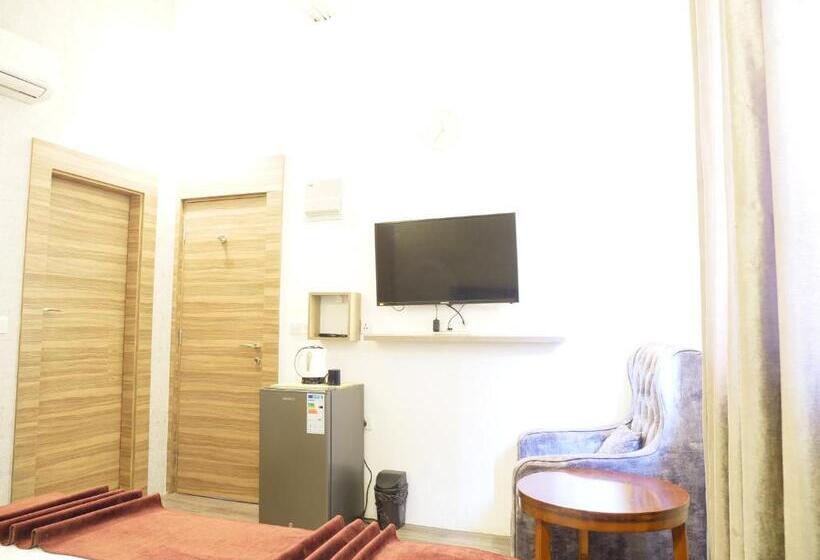 اتاق استاندارد یک نفره, Twins Downtown