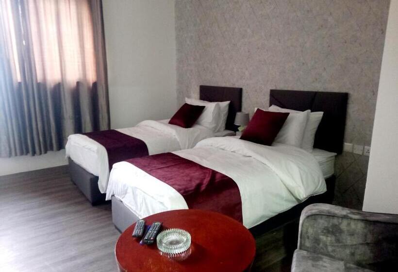 اتاق استاندارد یک نفره, Twins Downtown