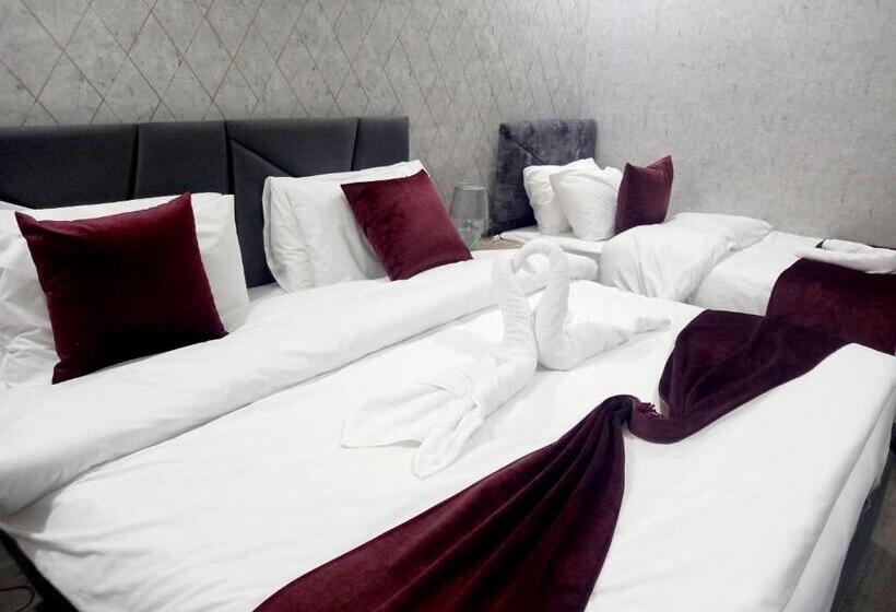 اتاق کلاسیک چهارنفره, Twins Downtown