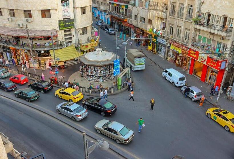 اتاق استاندارد سه نفره, Twins Downtown