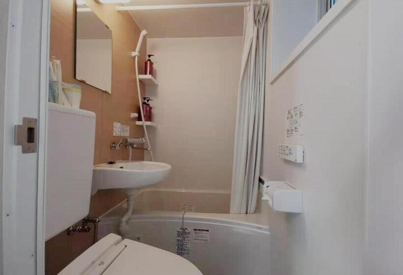 Family Room, Yuyu Wa 3   Self Check In    Room Number & Password Is In The Following Email