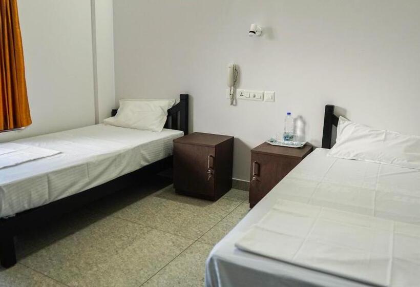 חדר אקונומי, Planet Residency