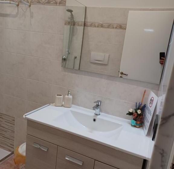 标准间, La Neviera