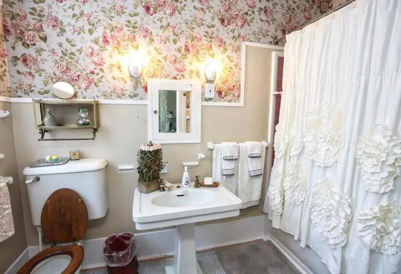 キングサイズベッドのスタンダードルーム, Virginia Point Inn