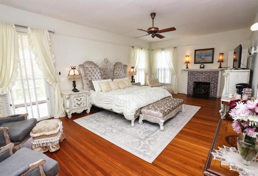 带大床的标准间, Virginia Point Inn