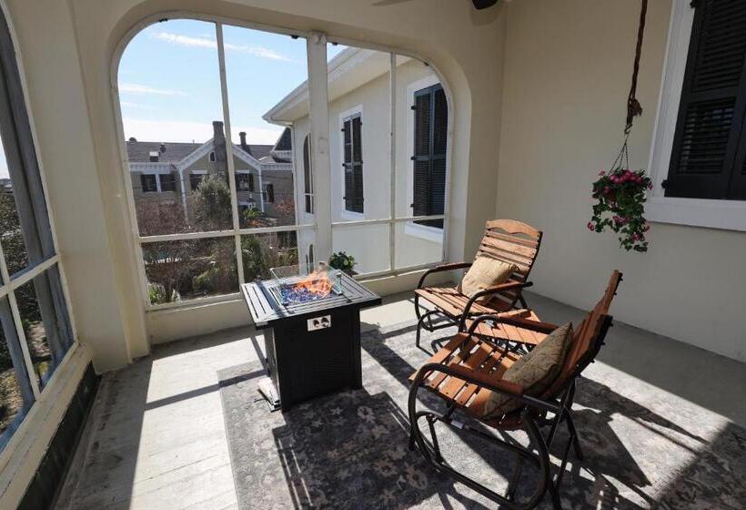 标准间带阳台, Virginia Point Inn
