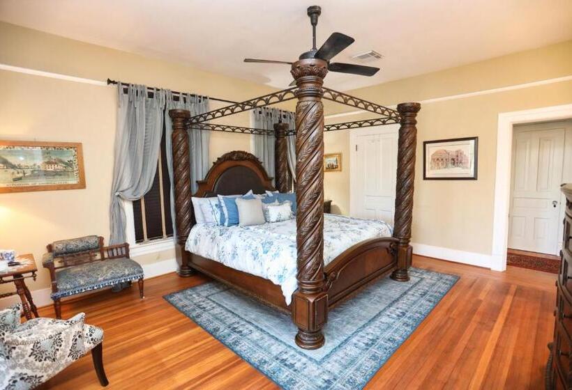 带大床的标准间, Virginia Point Inn