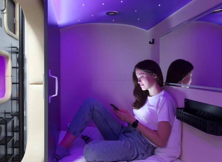 اتاق استاندارد یک نفره, Capsule Hotel Constellation 89