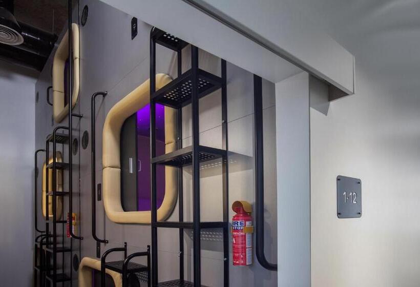 اتاق استاندارد یک نفره, Capsule Hotel Constellation 89