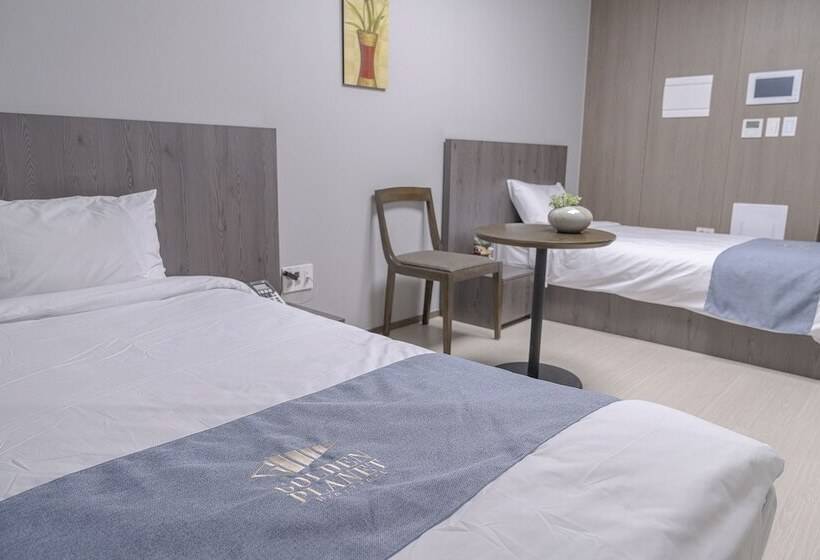 Quarto Estandar, Goldenplanet