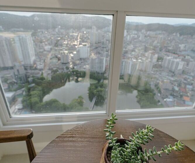 Quarto Triplo Estandar, Goldenplanet