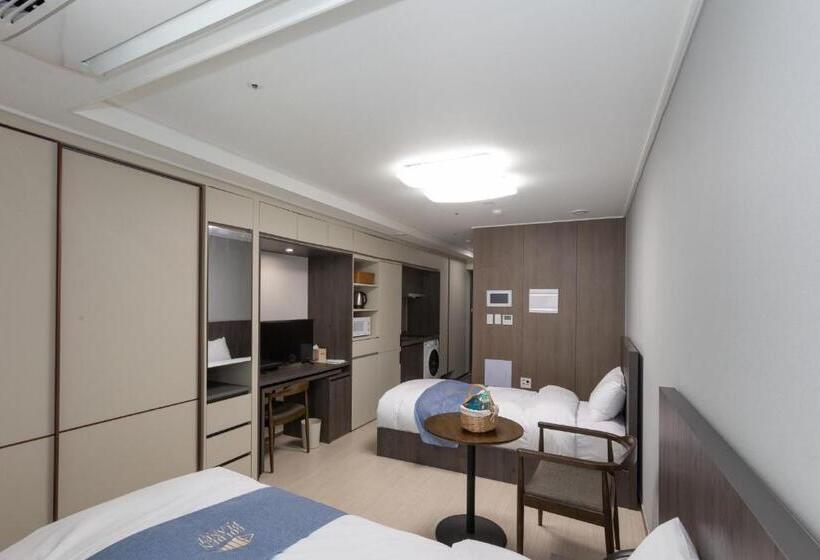 Quarto Estandar, Goldenplanet