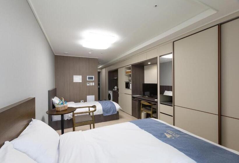 Quarto Triplo Estandar, Goldenplanet