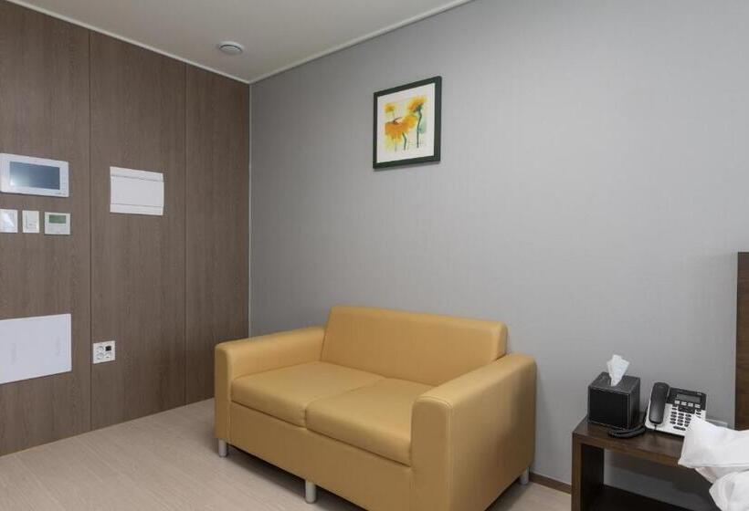 Quarto Estandar, Goldenplanet