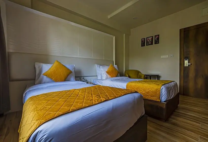 デラックスルーム, Regenta Inn Sambalpur, Farm Road