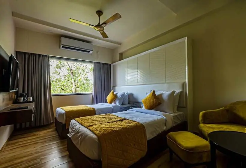 デラックスルーム, Regenta Inn Sambalpur, Farm Road