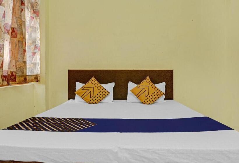 Трехместный Номер Классика, Spot On 82139 Royal Guest House