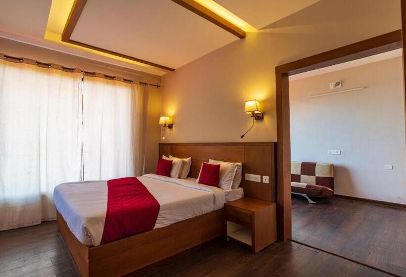 جناح مطلّ علي الجبل, Warmth Hill Crest