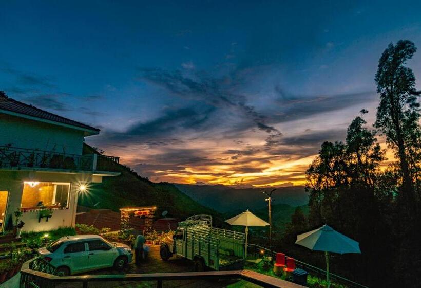 جناح مطلّ علي الجبل, Warmth Hill Crest