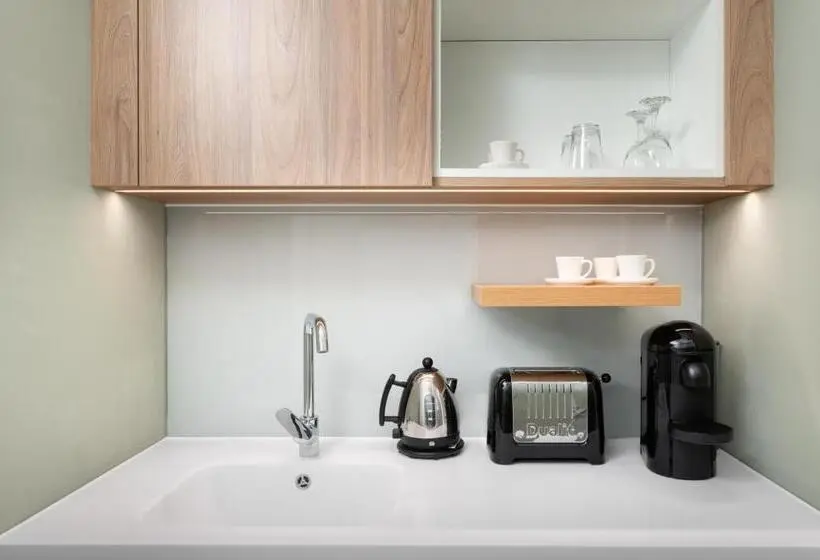 اتاق استاندارد با تخت بزرگ, The Lincoln Suites