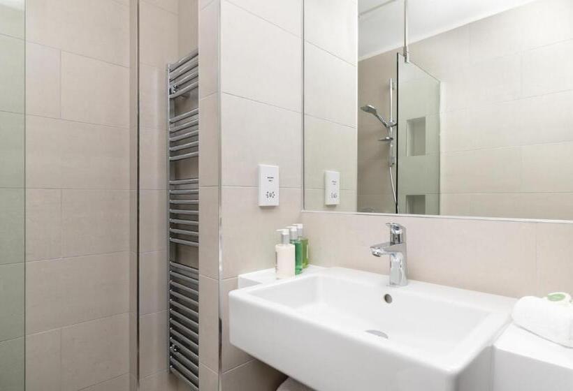 Студия Superior, The Lincoln Suites