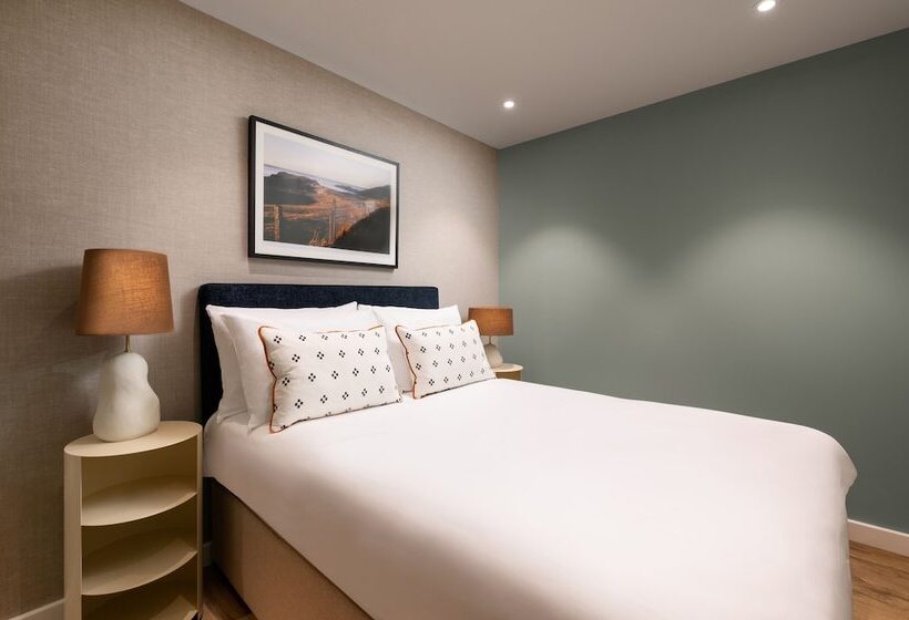 Студия Superior, The Lincoln Suites