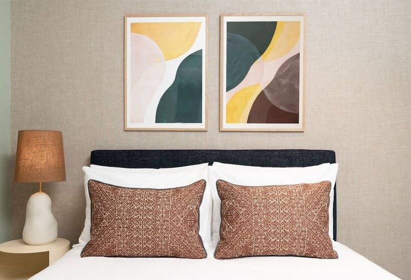 Студия Superior, The Lincoln Suites