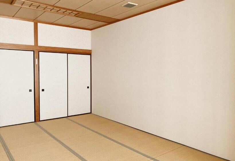 标准间, Asa Village