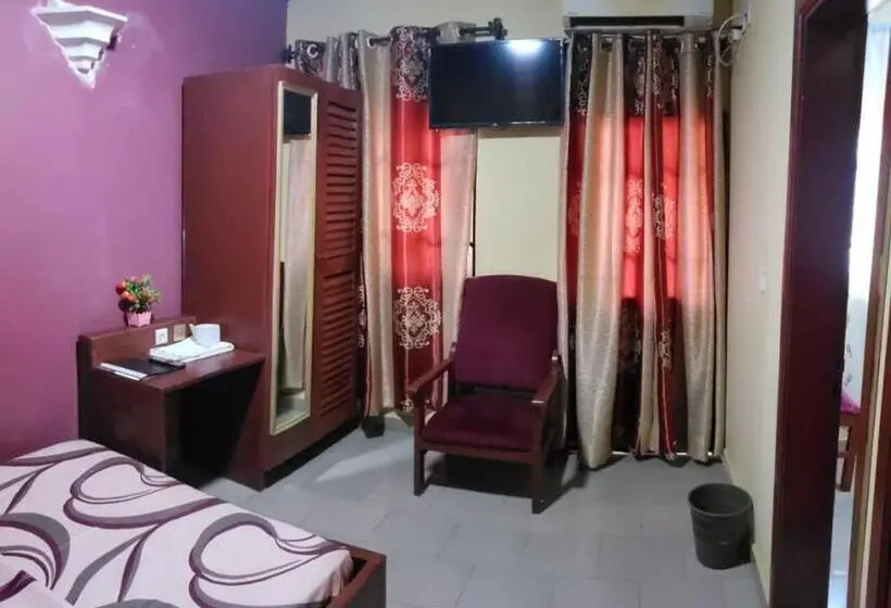 اتاق لوکس با بالکن, Britannia Hôtel Cmr