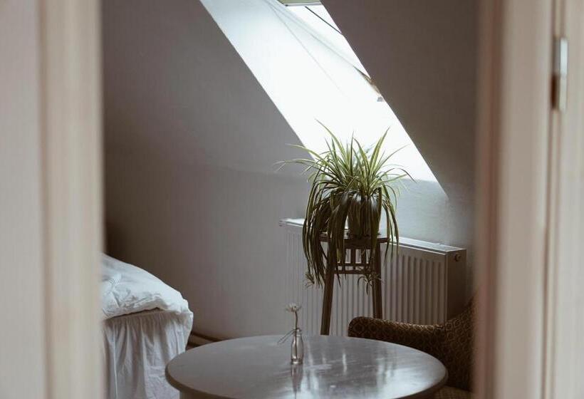 带共用浴室的标准房间, Axatorpsgården