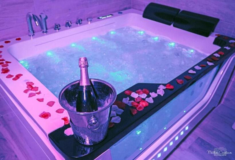 חדר סטנדרט עם מיטת קינג, Villa Cocoon   Love Room 13