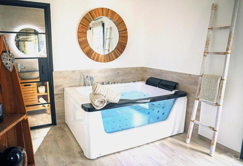 חדר סטנדרט עם מיטת קינג, Villa Cocoon   Love Room 13