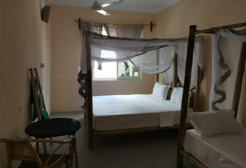 חדר דלוקס לארבעה, Heart Of Zanzibar Bungalows