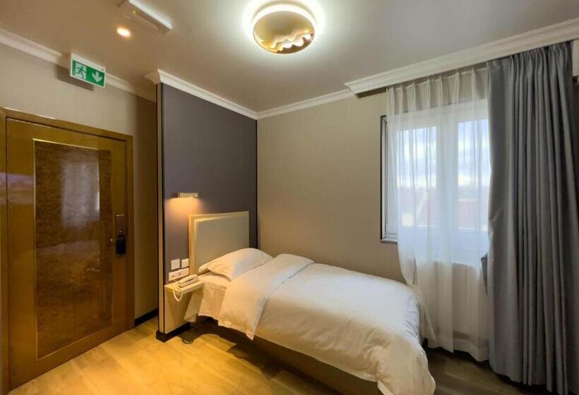 חדר סטנדרט יחיד, Mr.liao