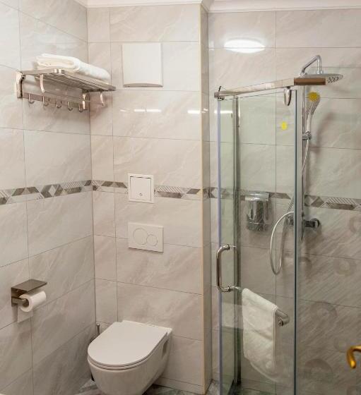 חדר דלוקס, Mr.liao