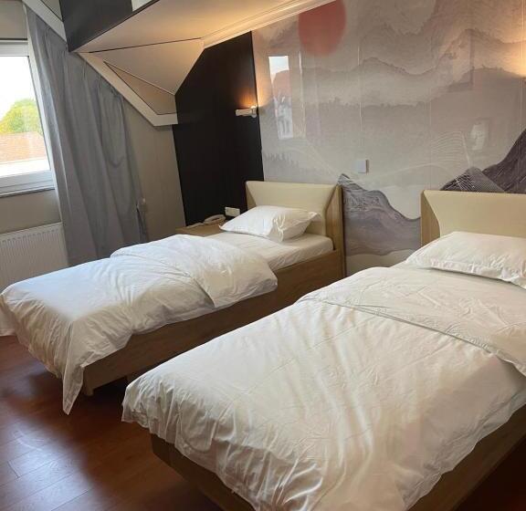 חדר סטנדרט, Mr.liao